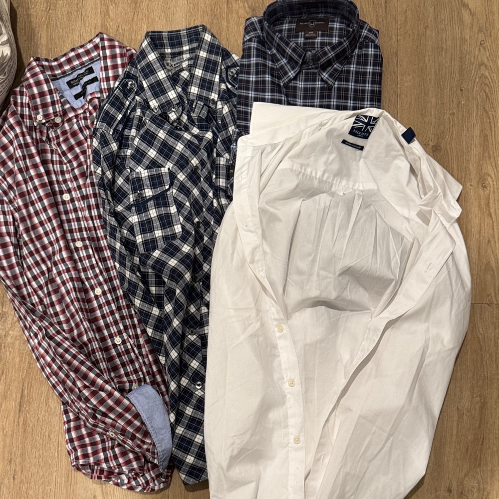 BUNDLE Men’s dress shirts 
Medium and Large You get all 3!